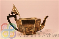 TH\CT\Museum catalogue\3D objects\2014_8_f_th.jpg; 2014.8; Silver teapot presented to the Borough of Wembley; Teapot